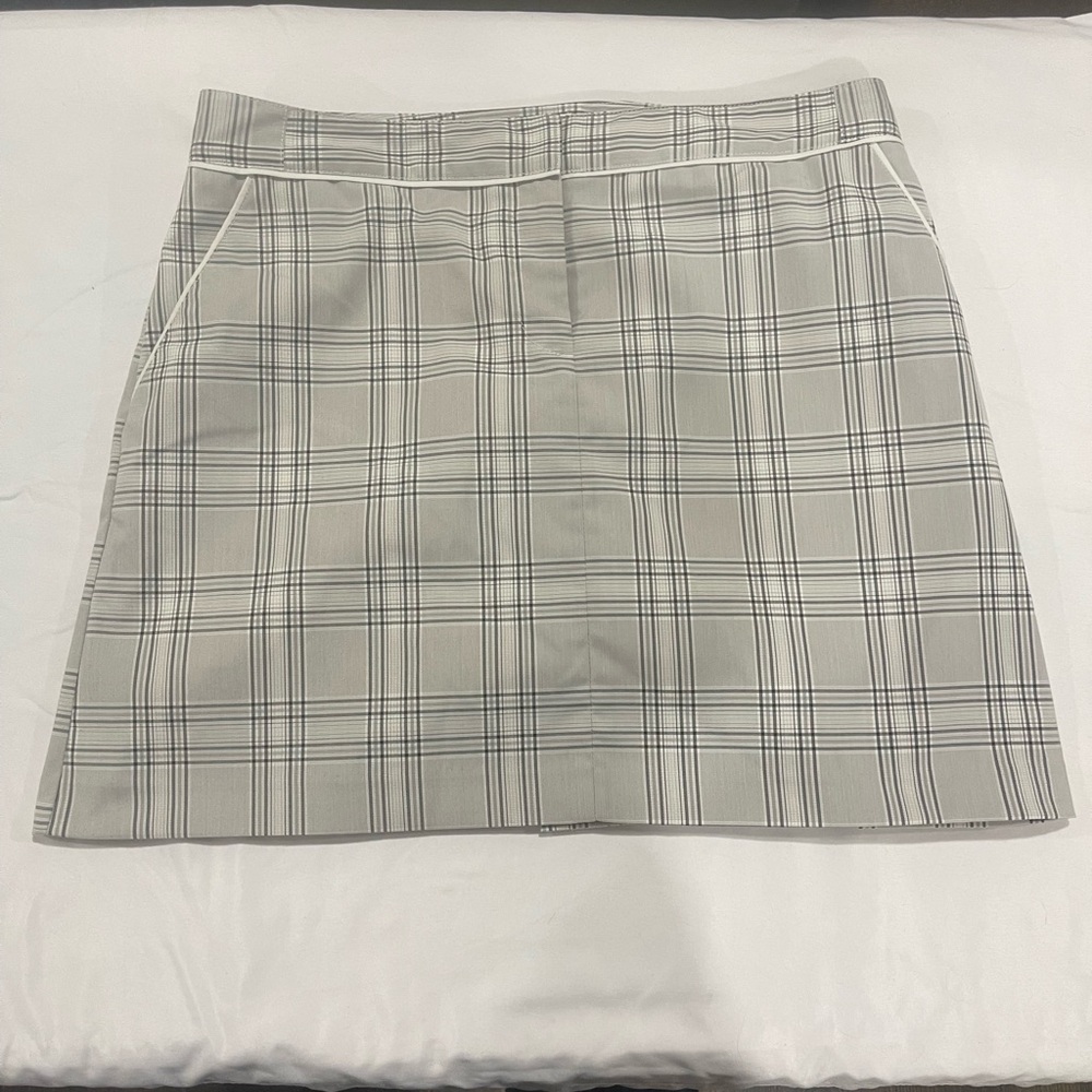 Izod Gray Cream Mini Pencil Skorts